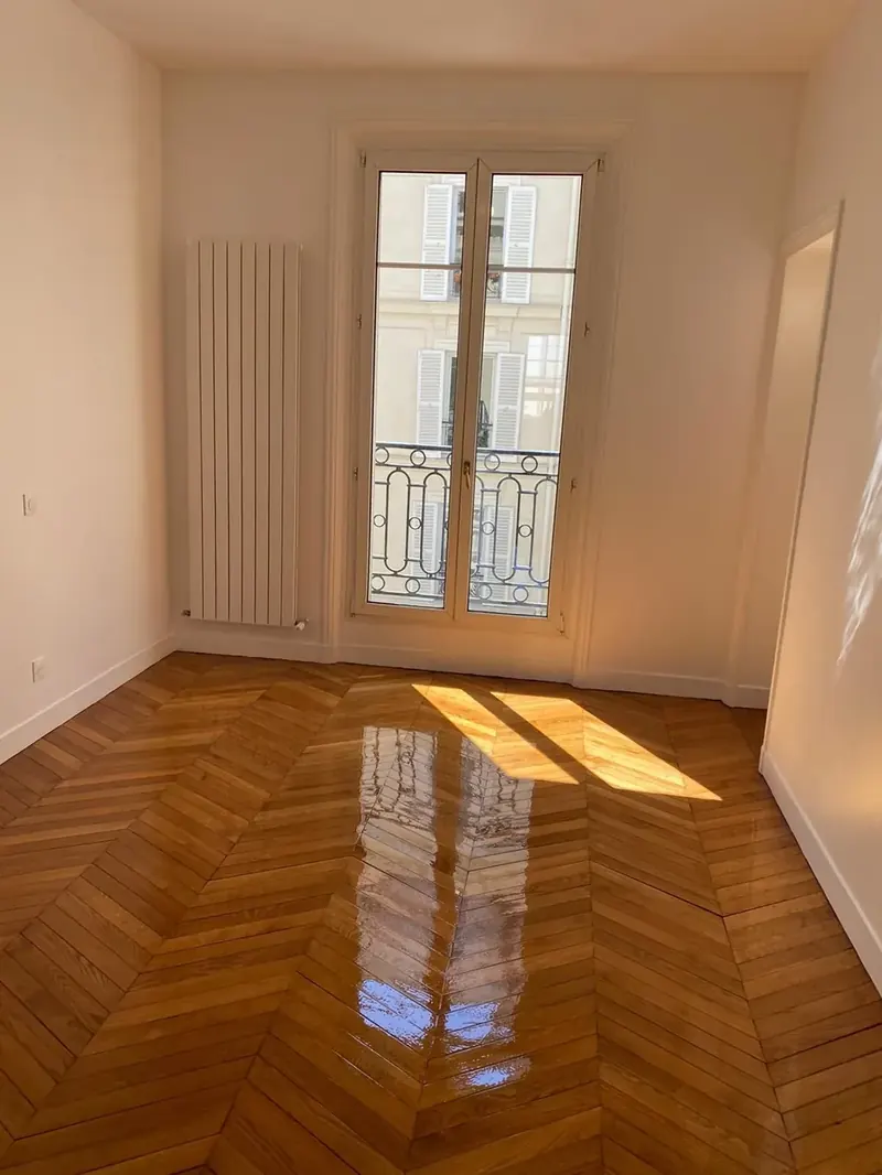 Rénovation parquet chevron chêne Paris — ponçage, vitrification