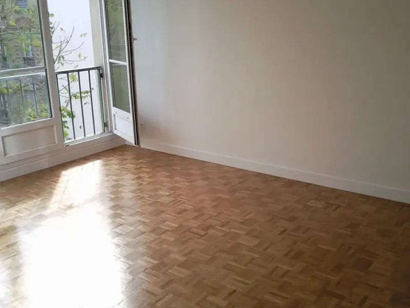 Parquet rénové Levallois — mosaïque, ponçage, vitrification