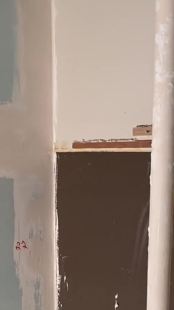 Chantier en cours — préparation des murs, enduit — Groupe EGR Paris